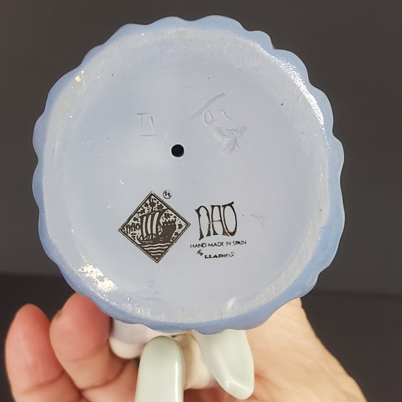 NAO by Lladró Figurine Harlequin with Cat Porcelain Figurine - Picture 9 of 12